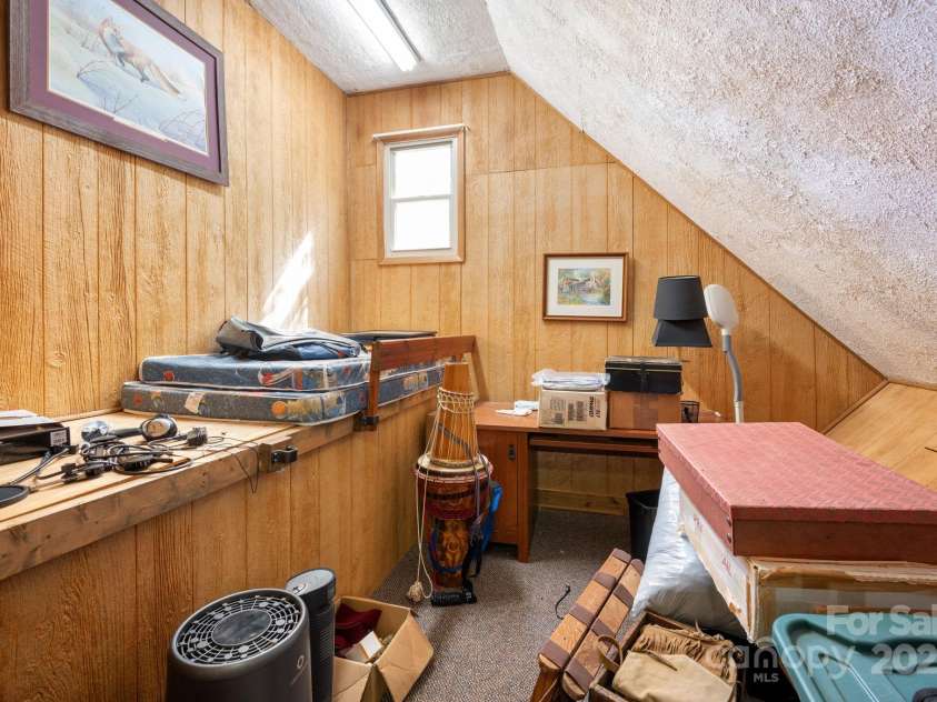 481 Overlook Drive, Mars Hill, NC 28754.  MLS# CAR4313425, YatesRealty ID 1800. 