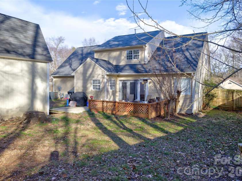 518 Lisa Carol Drive, Mooresville, NC 28115.  MLS# CAR4347357, YatesRealty ID 18000. 