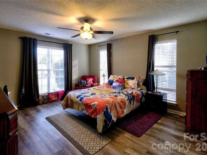 518 Lisa Carol Drive, Mooresville, NC 28115.  MLS# CAR4347357, YatesRealty ID 18000. 
