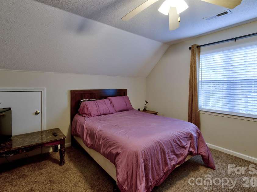 518 Lisa Carol Drive, Mooresville, NC 28115.  MLS# CAR4347357, YatesRealty ID 18000. 