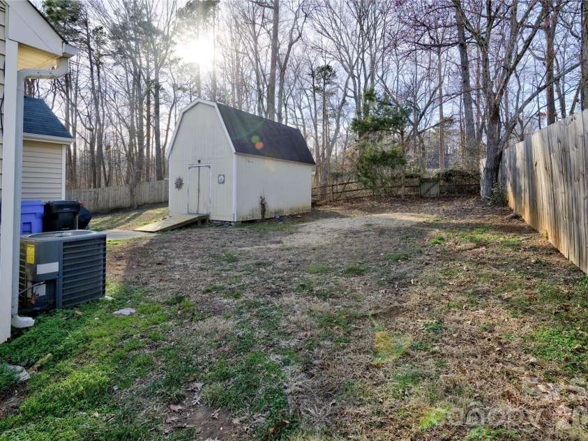 518 Lisa Carol Drive, Mooresville, NC 28115.  MLS# CAR4347357, YatesRealty ID 18000. 
