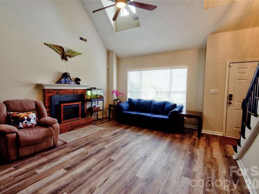 518 Lisa Carol Drive, Mooresville, NC 28115.  MLS# CAR4347357, YatesRealty ID 18000. 