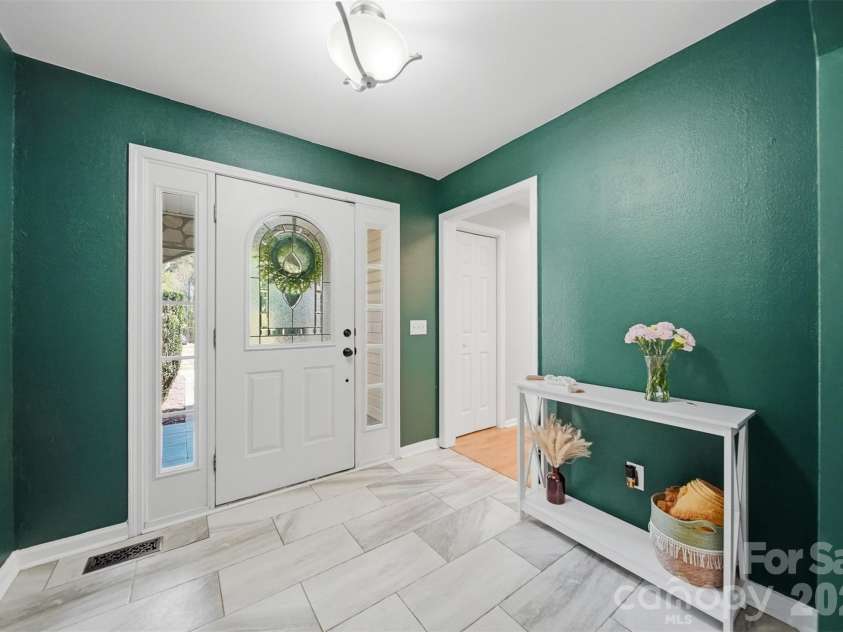 5175 Landing View Drive, Granite Falls, NC 28630.  MLS# CAR4369215, YatesRealty ID 18002. 