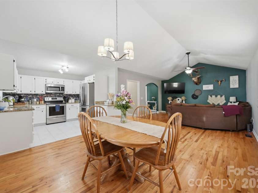 5175 Landing View Drive, Granite Falls, NC 28630.  MLS# CAR4369215, YatesRealty ID 18002. 