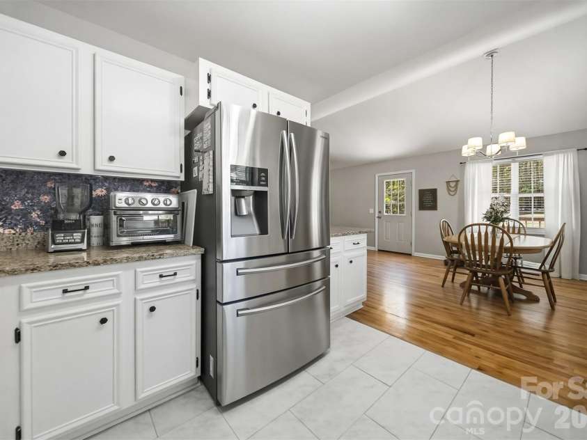 5175 Landing View Drive, Granite Falls, NC 28630.  MLS# CAR4369215, YatesRealty ID 18002. 