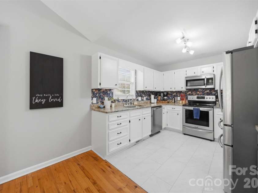 5175 Landing View Drive, Granite Falls, NC 28630.  MLS# CAR4369215, YatesRealty ID 18002. 