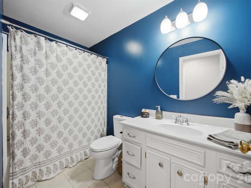 5175 Landing View Drive, Granite Falls, NC 28630.  MLS# CAR4369215, YatesRealty ID 18002. 