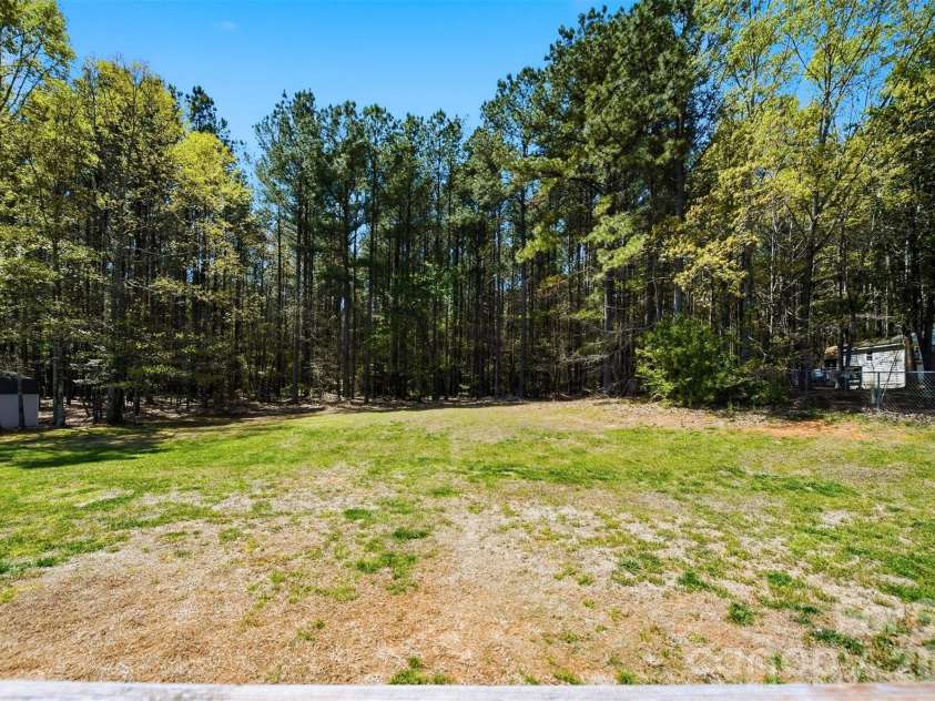 5175 Landing View Drive, Granite Falls, NC 28630.  MLS# CAR4369215, YatesRealty ID 18002. 