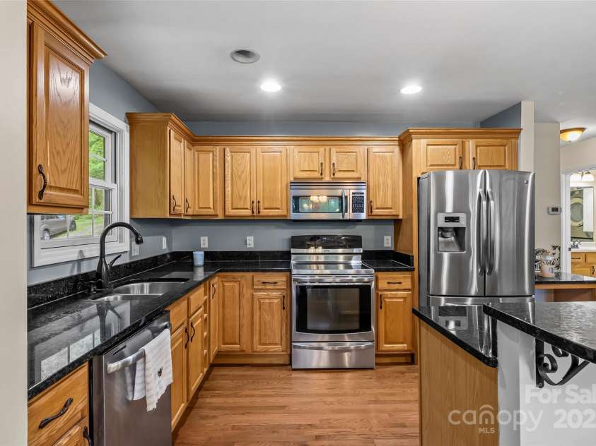 32 Evita Cove Road, Weaverville, NC 28787.  MLS# CAR4264465, YatesRealty ID 18004. 