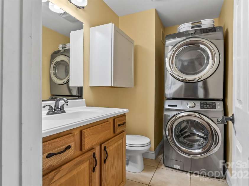 32 Evita Cove Road, Weaverville, NC 28787.  MLS# CAR4264465, YatesRealty ID 18004. 