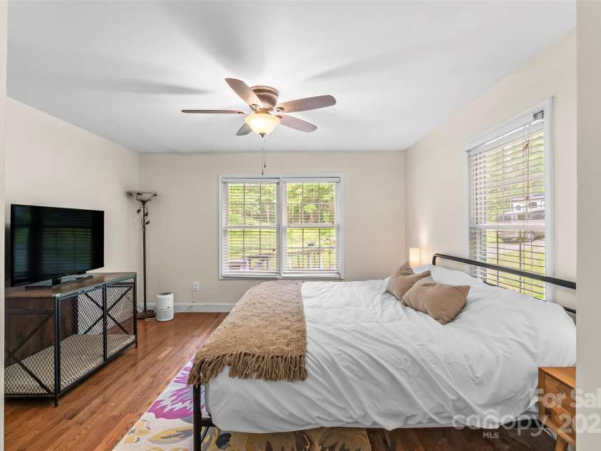 32 Evita Cove Road, Weaverville, NC 28787.  MLS# CAR4264465, YatesRealty ID 18004. 