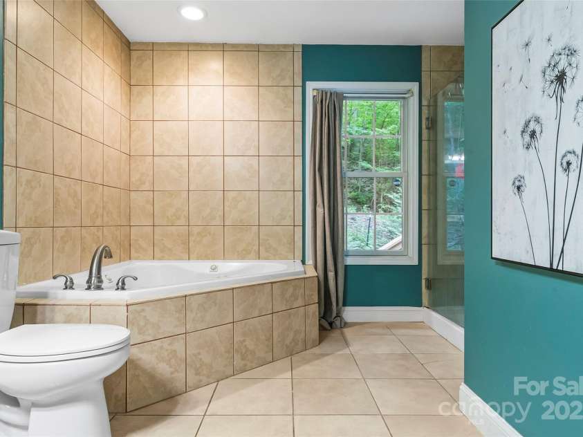 32 Evita Cove Road, Weaverville, NC 28787.  MLS# CAR4264465, YatesRealty ID 18004. 