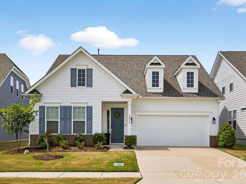 18018 Grey Mossrun Drive, Charlotte, NC 28278.  MLS# CAR4366883, YatesRealty ID 18005. 