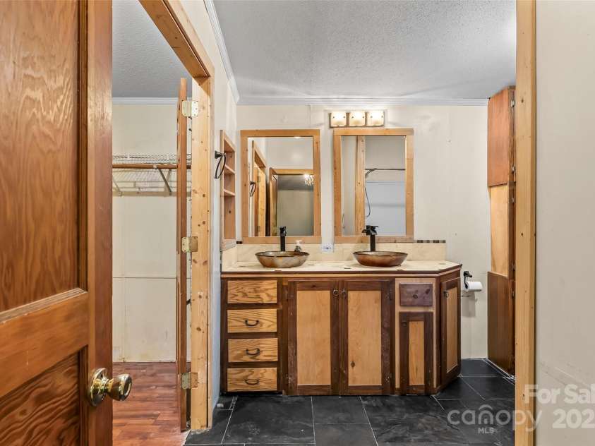 42 Evita Cove Road, Weaverville, NC 28787.  MLS# CAR4264472, YatesRealty ID 18005. 