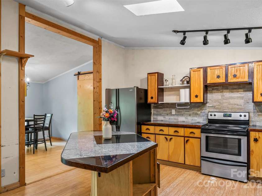 42 Evita Cove Road, Weaverville, NC 28787.  MLS# CAR4264472, YatesRealty ID 18005. 