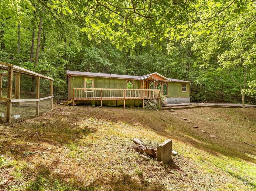 42 Evita Cove Road, Weaverville, NC 28787.  MLS# CAR4264472, YatesRealty ID 18005. 