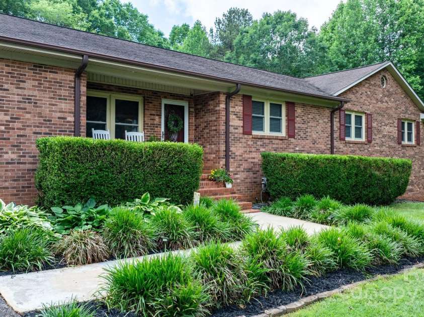 4916 Leepers Creek Road, Maiden, NC 28650.  MLS# CAR4259882, YatesRealty ID 18006. 