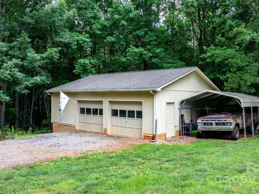 4916 Leepers Creek Road, Maiden, NC 28650.  MLS# CAR4259882, YatesRealty ID 18006. 