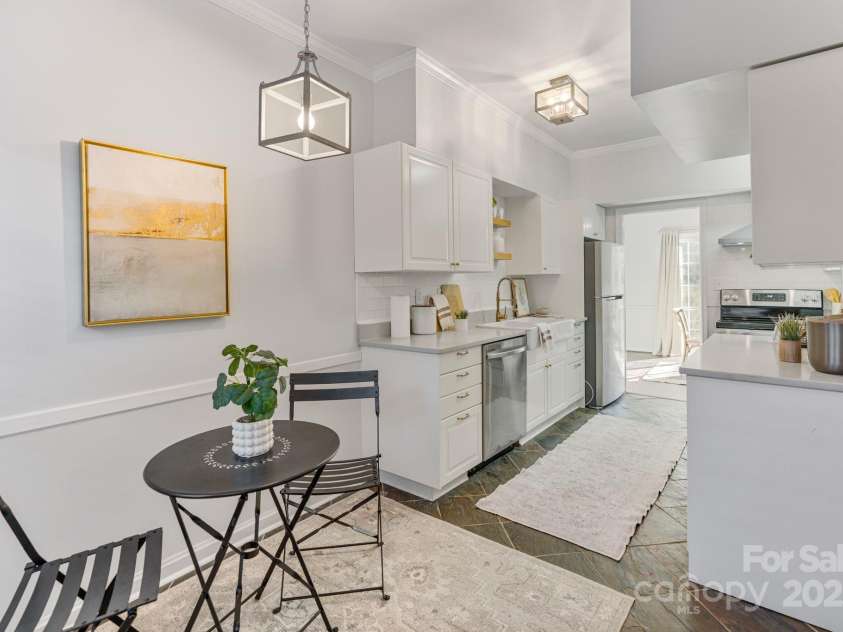 5909 Quail Hollow Road, Charlotte, NC 28210.  MLS# CAR4234664, YatesRealty ID 18007. 