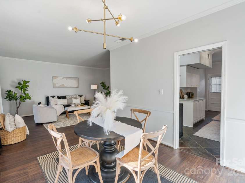 5909 Quail Hollow Road, Charlotte, NC 28210.  MLS# CAR4234664, YatesRealty ID 18007. 