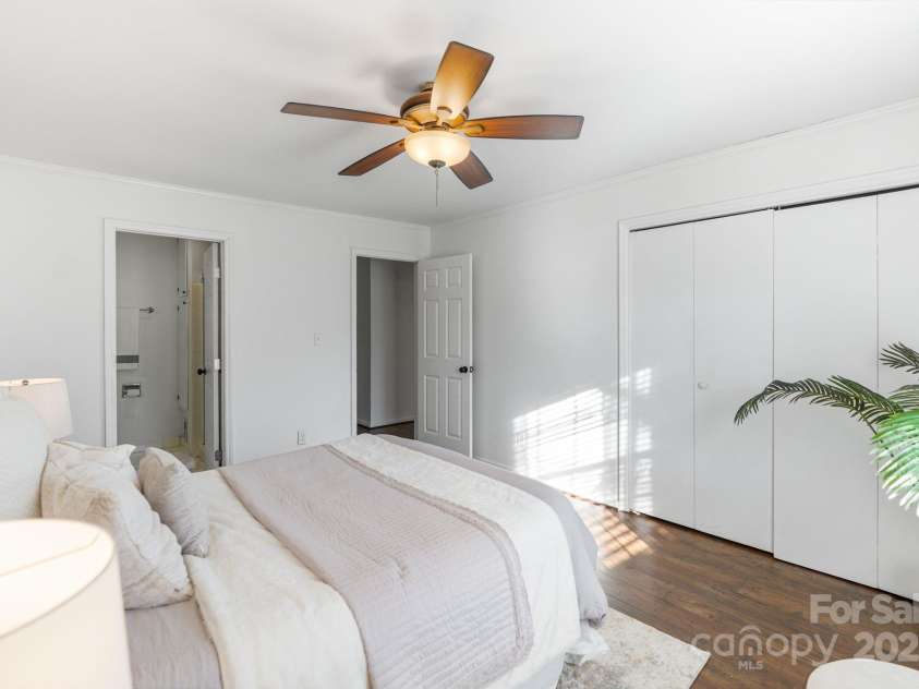 5909 Quail Hollow Road, Charlotte, NC 28210.  MLS# CAR4234664, YatesRealty ID 18007. 