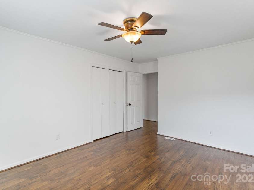 5909 Quail Hollow Road, Charlotte, NC 28210.  MLS# CAR4234664, YatesRealty ID 18007. 