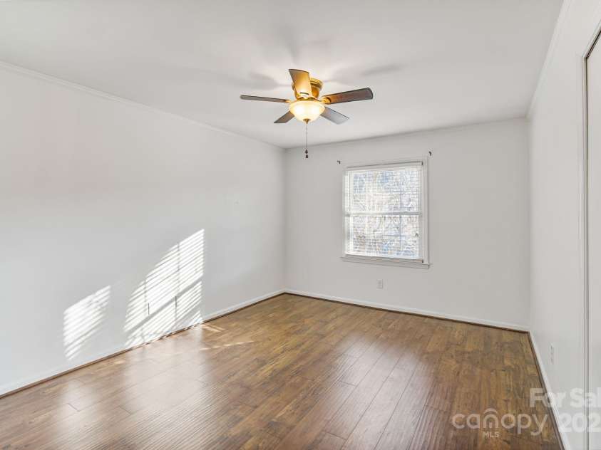 5909 Quail Hollow Road, Charlotte, NC 28210.  MLS# CAR4234664, YatesRealty ID 18007. Hardwood floors throughout.