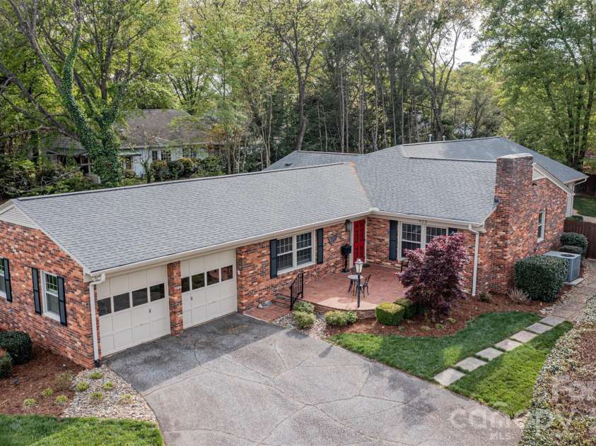 923 1st Street, Hickory, NC 28601.  MLS# CAR4363931, YatesRealty ID 18007. 