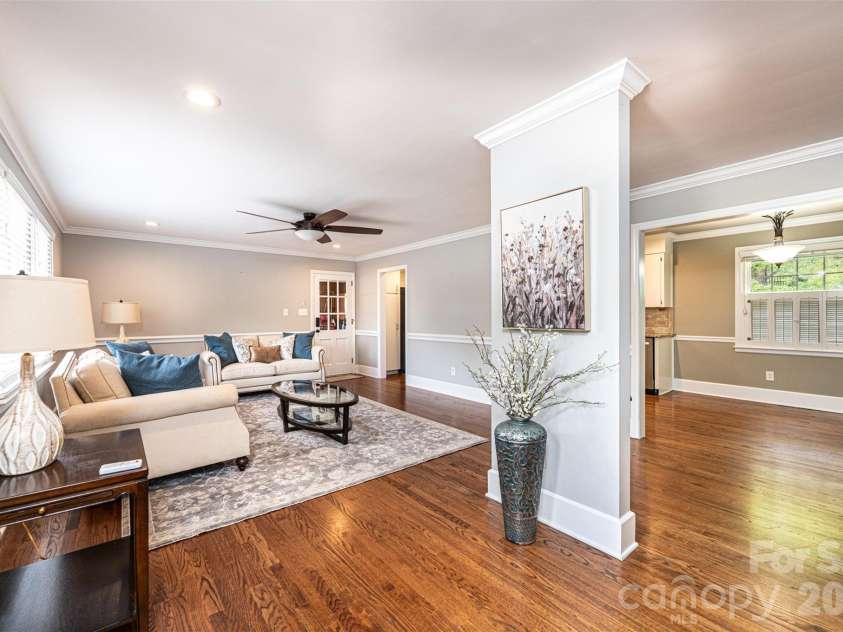 923 1st Street, Hickory, NC 28601.  MLS# CAR4363931, YatesRealty ID 18007. 