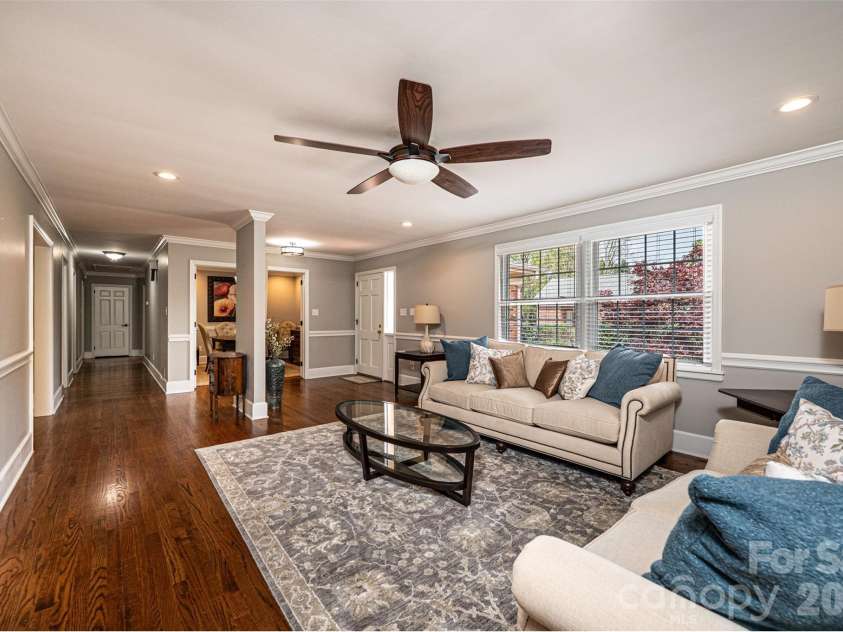 923 1st Street, Hickory, NC 28601.  MLS# CAR4363931, YatesRealty ID 18007. 
