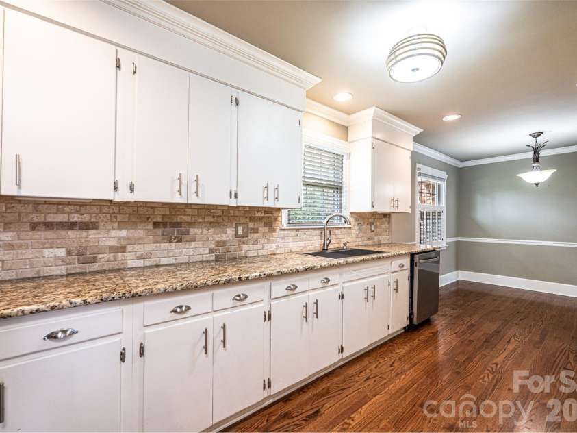 923 1st Street, Hickory, NC 28601.  MLS# CAR4363931, YatesRealty ID 18007. 