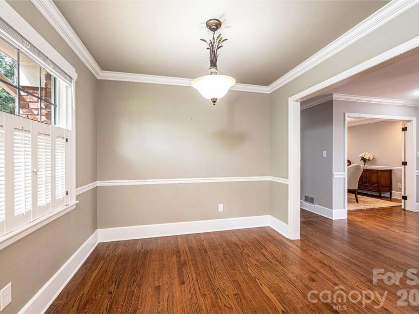 923 1st Street, Hickory, NC 28601.  MLS# CAR4363931, YatesRealty ID 18007. 