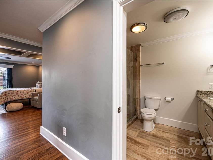 923 1st Street, Hickory, NC 28601.  MLS# CAR4363931, YatesRealty ID 18007. 
