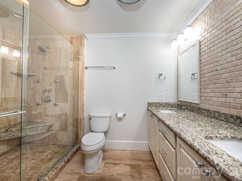 923 1st Street, Hickory, NC 28601.  MLS# CAR4363931, YatesRealty ID 18007. 