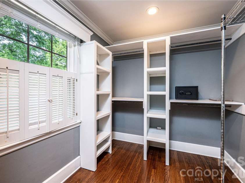 923 1st Street, Hickory, NC 28601.  MLS# CAR4363931, YatesRealty ID 18007. 