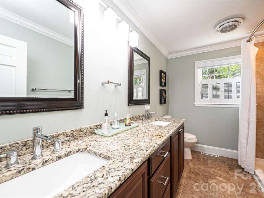 923 1st Street, Hickory, NC 28601.  MLS# CAR4363931, YatesRealty ID 18007. 