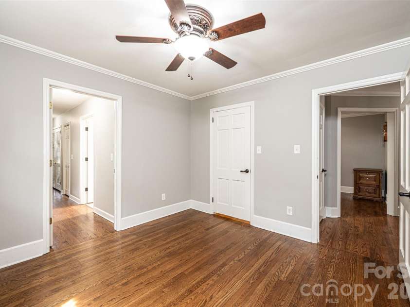 923 1st Street, Hickory, NC 28601.  MLS# CAR4363931, YatesRealty ID 18007. 