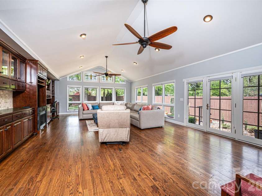 923 1st Street, Hickory, NC 28601.  MLS# CAR4363931, YatesRealty ID 18007. 