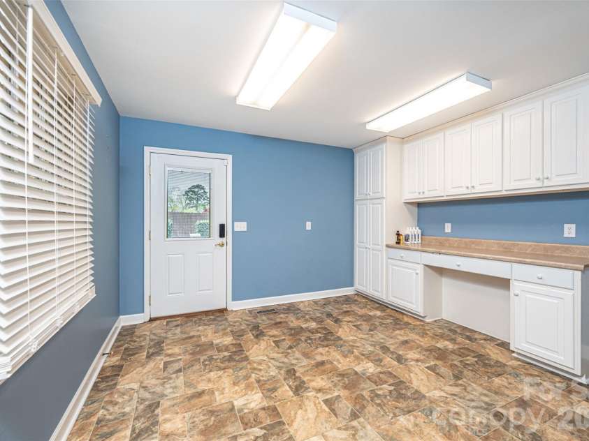 923 1st Street, Hickory, NC 28601.  MLS# CAR4363931, YatesRealty ID 18007. 