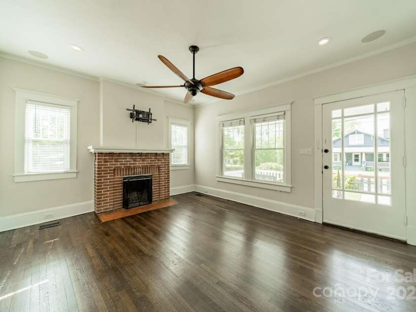 822 Front Street, Statesville, NC 28677.  MLS# CAR4252323, YatesRealty ID 18008. 