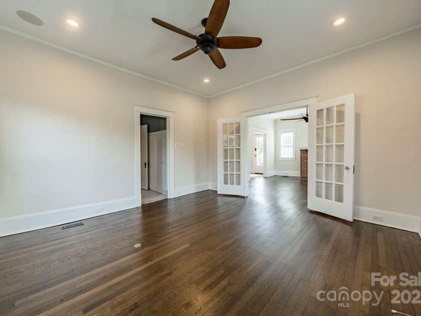 822 Front Street, Statesville, NC 28677.  MLS# CAR4252323, YatesRealty ID 18008. 