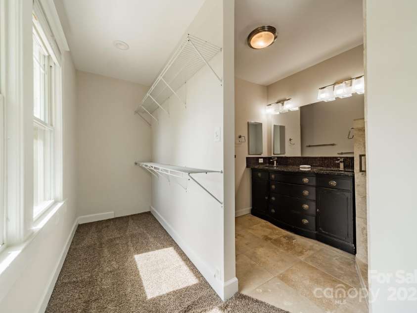 822 Front Street, Statesville, NC 28677.  MLS# CAR4252323, YatesRealty ID 18008. 