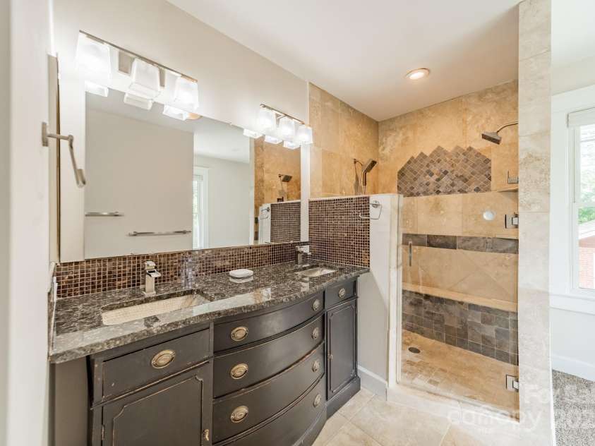 822 Front Street, Statesville, NC 28677.  MLS# CAR4252323, YatesRealty ID 18008. 