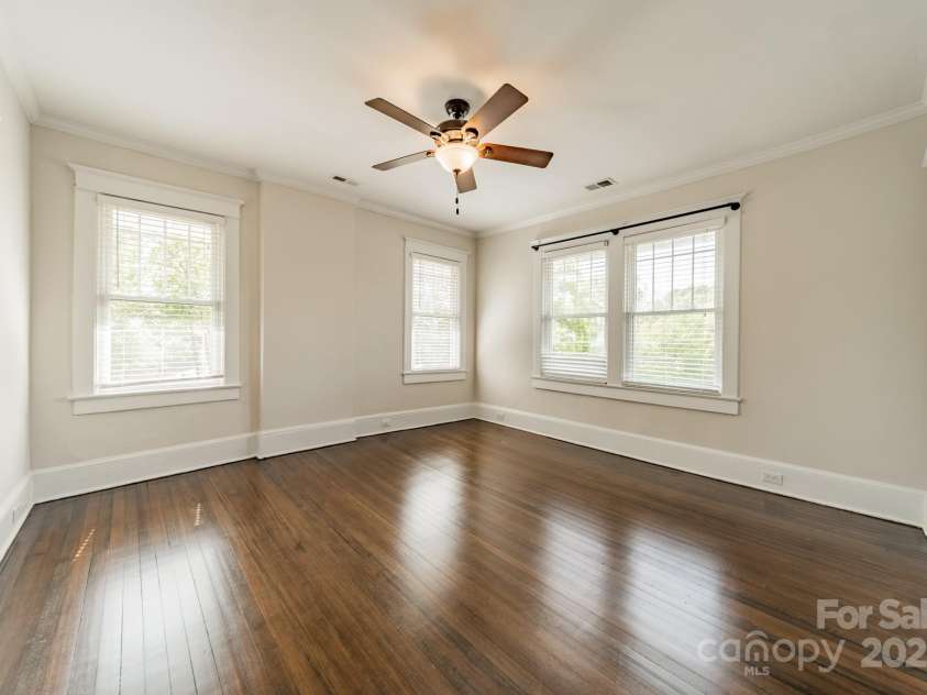 822 Front Street, Statesville, NC 28677.  MLS# CAR4252323, YatesRealty ID 18008. 