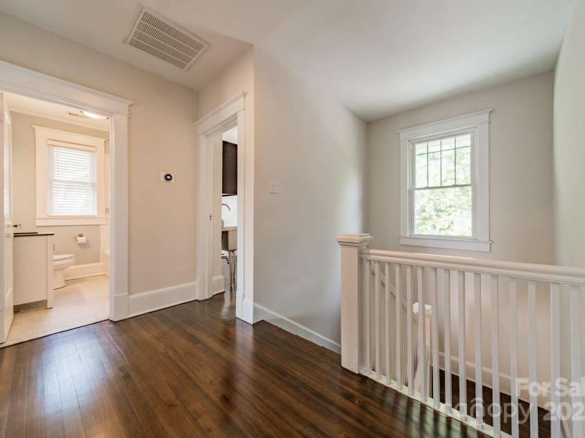 822 Front Street, Statesville, NC 28677.  MLS# CAR4252323, YatesRealty ID 18008. 