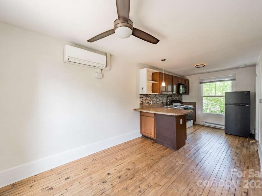 822 Front Street, Statesville, NC 28677.  MLS# CAR4252323, YatesRealty ID 18008. 