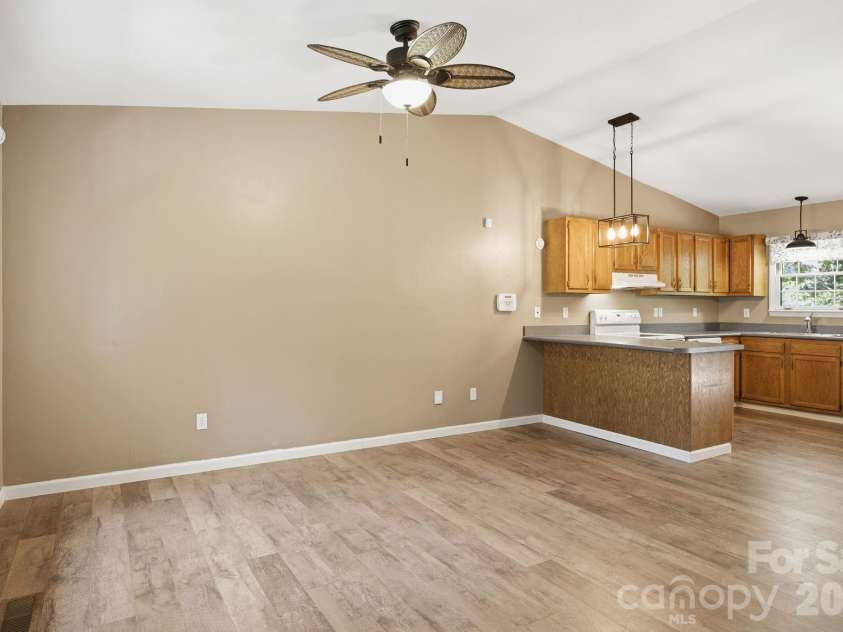 307 Westforest Lane, Asheville, NC 28806.  MLS# CAR4373537, YatesRealty ID 18009. 
