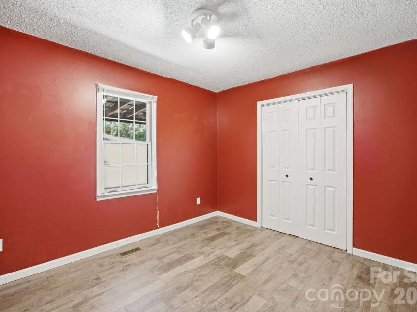 307 Westforest Lane, Asheville, NC 28806.  MLS# CAR4373537, YatesRealty ID 18009. 