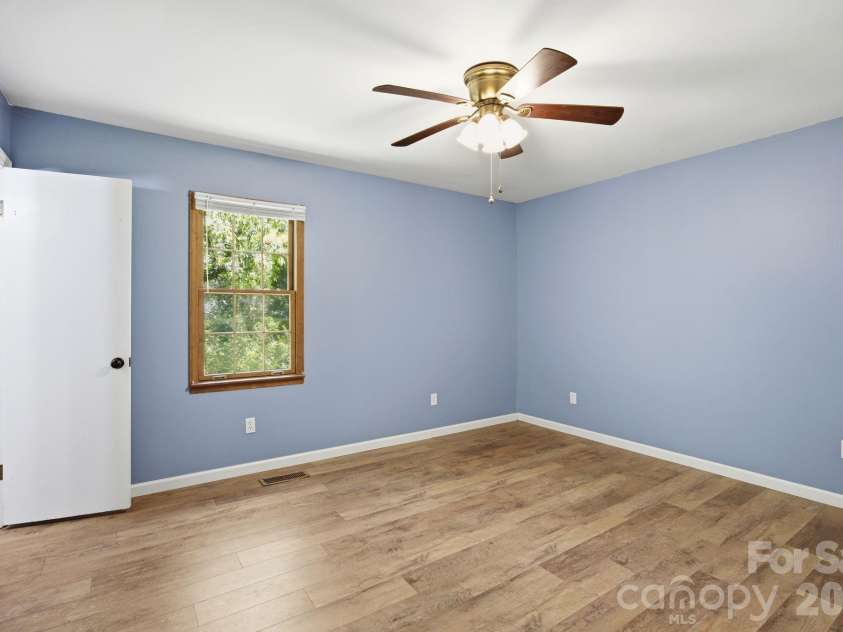 307 Westforest Lane, Asheville, NC 28806.  MLS# CAR4373537, YatesRealty ID 18009. 