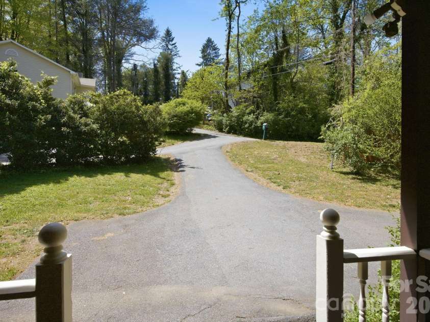 307 Westforest Lane, Asheville, NC 28806.  MLS# CAR4373537, YatesRealty ID 18009. 